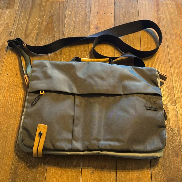 Tumi T -Tech Civilian Jacks Messenger - Green/Black